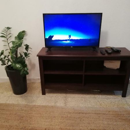 Luxury Apartment In Light House Beach Paphos Esterno foto