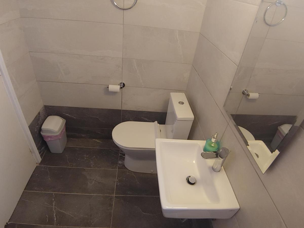 Luxury Apartment In Light House Beach Paphos Esterno foto