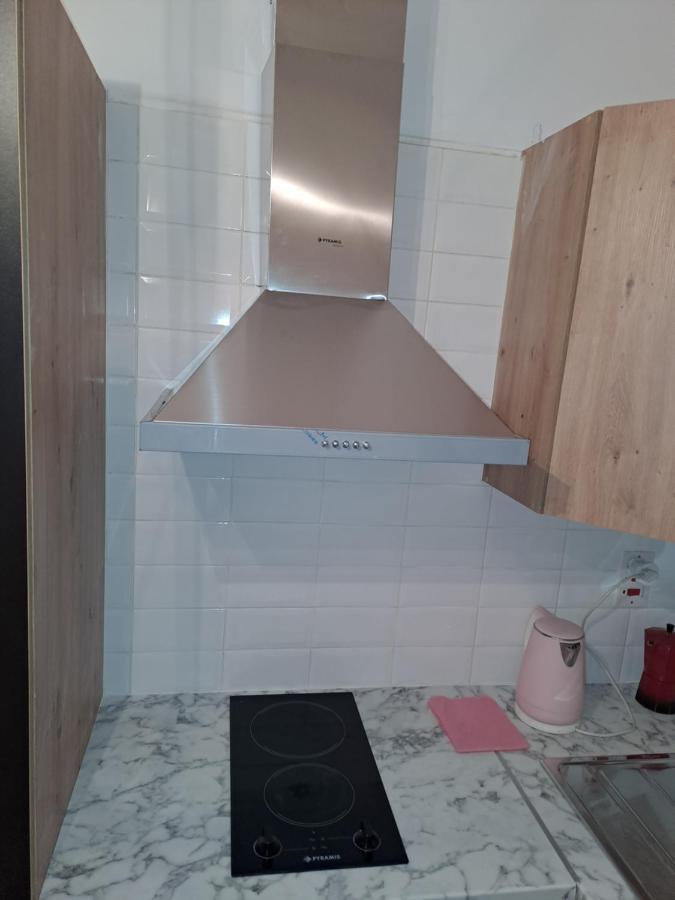 Luxury Apartment In Light House Beach Paphos Esterno foto