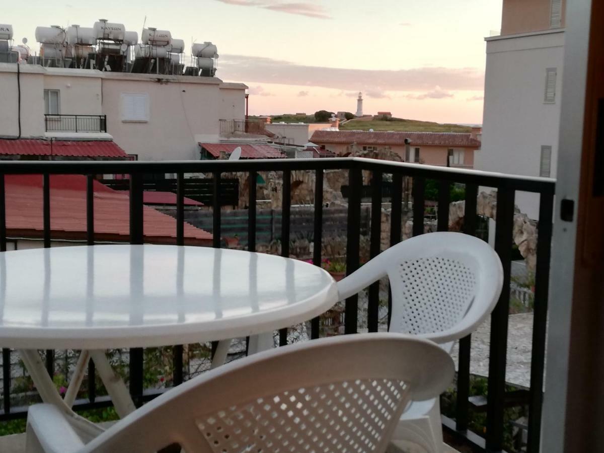 Luxury Apartment In Light House Beach Paphos Esterno foto